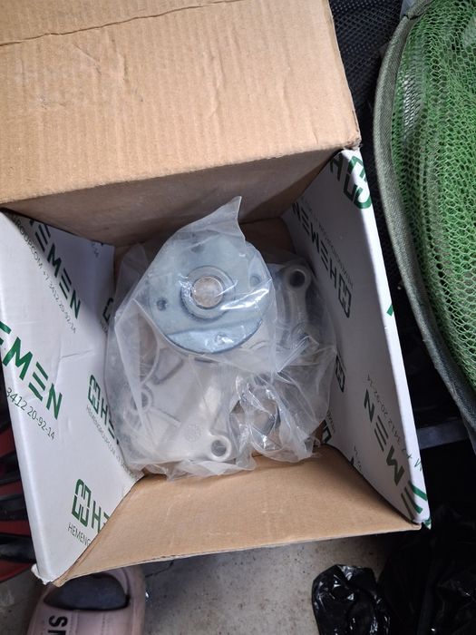 Помпа митсубиси лансер 9