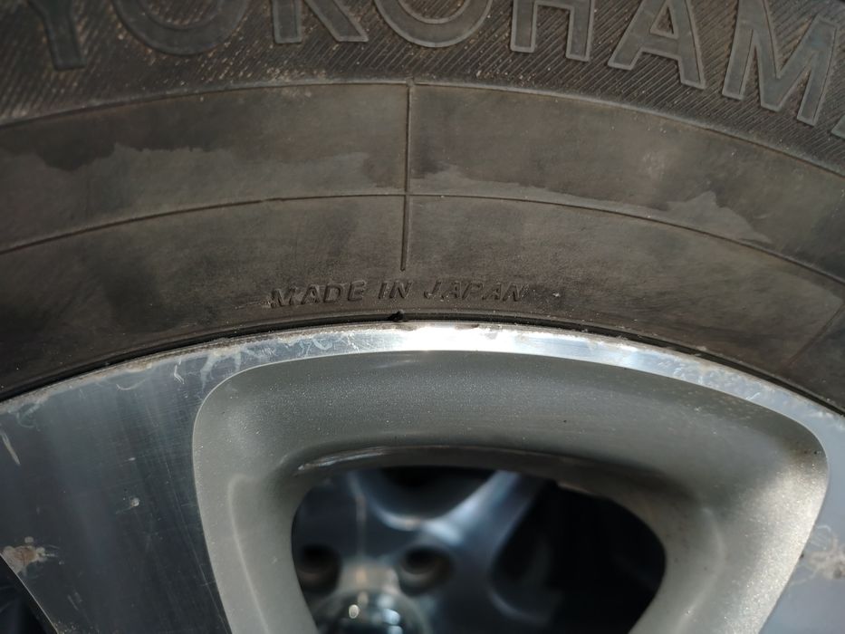 Продам комплект шины.