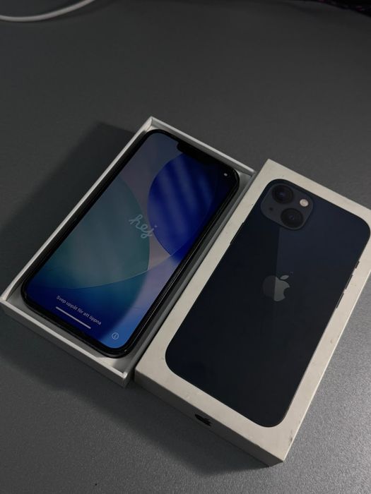 Продам iPhone 13