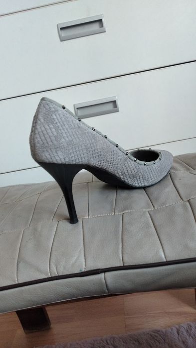 Pantofi stiletto