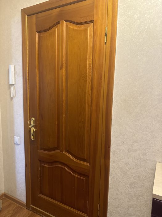 Входная деревянная дверь