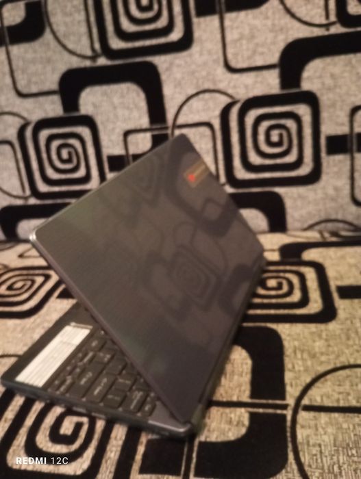 Vând laptop pakard bell