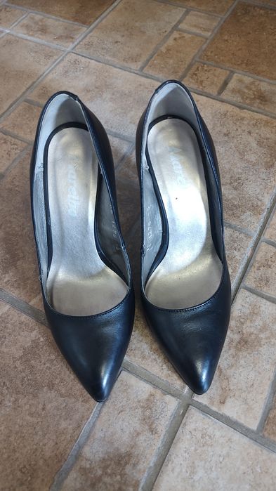 Pantofi stiletto impecabili