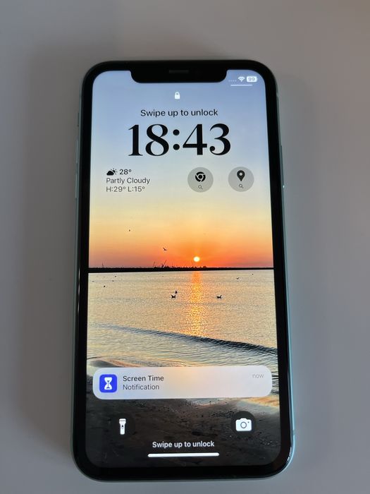Vand iPhone 11 (achizitionat de pe site-ul eMag), in stare buna, 128gb