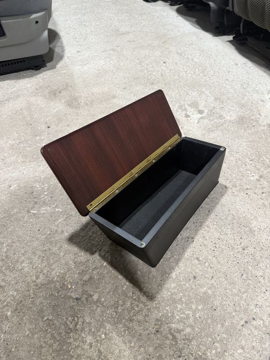 Оригинальный BOX на Mersedes w124 w202