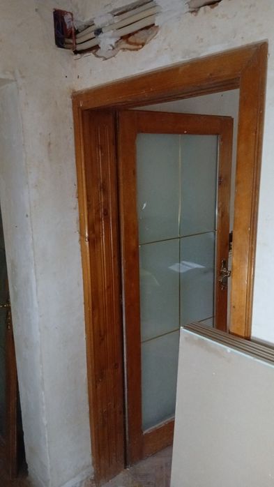 Usi de interior de brad