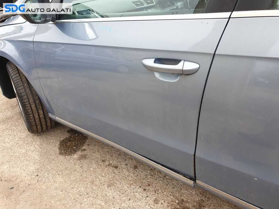 Usa Usi Portiera Portiere Stanga Fata Dezechipata cu Rugina VW Passat B7 2010 - 2015 Culoare LC7Z [X3028]