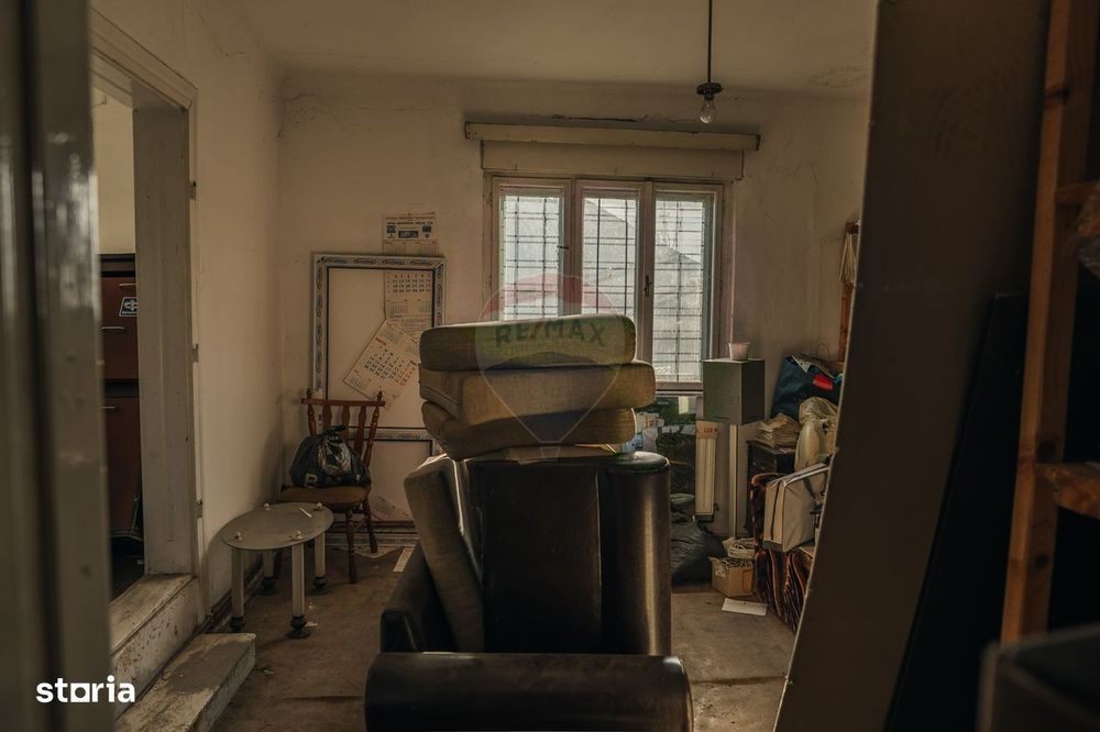 Proprietate rară – 1000 mp teren + 2 cladiri versatile
