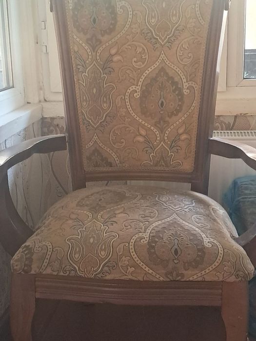 Ustol  otiradigan mebel