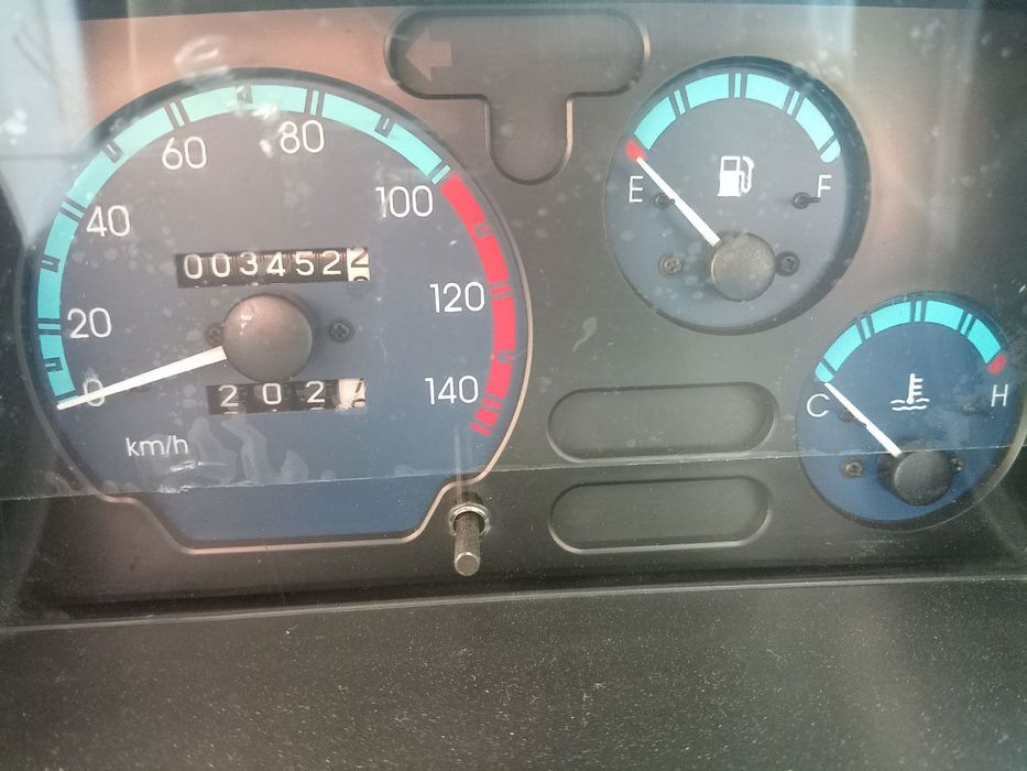 Assalomu alaykum hanmaga 2024 yil Damas sotuvga quyildi. 
1.Yil 2024.