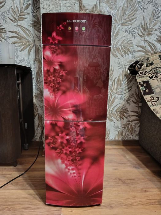 Диспенсер для воды (шкаф)