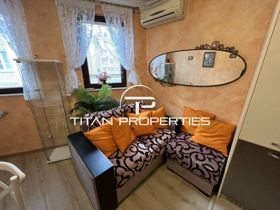 Дава се под наем Двустаен апартамент в Бургас, Център - 67 кв.м за 408 € - Снимка #2