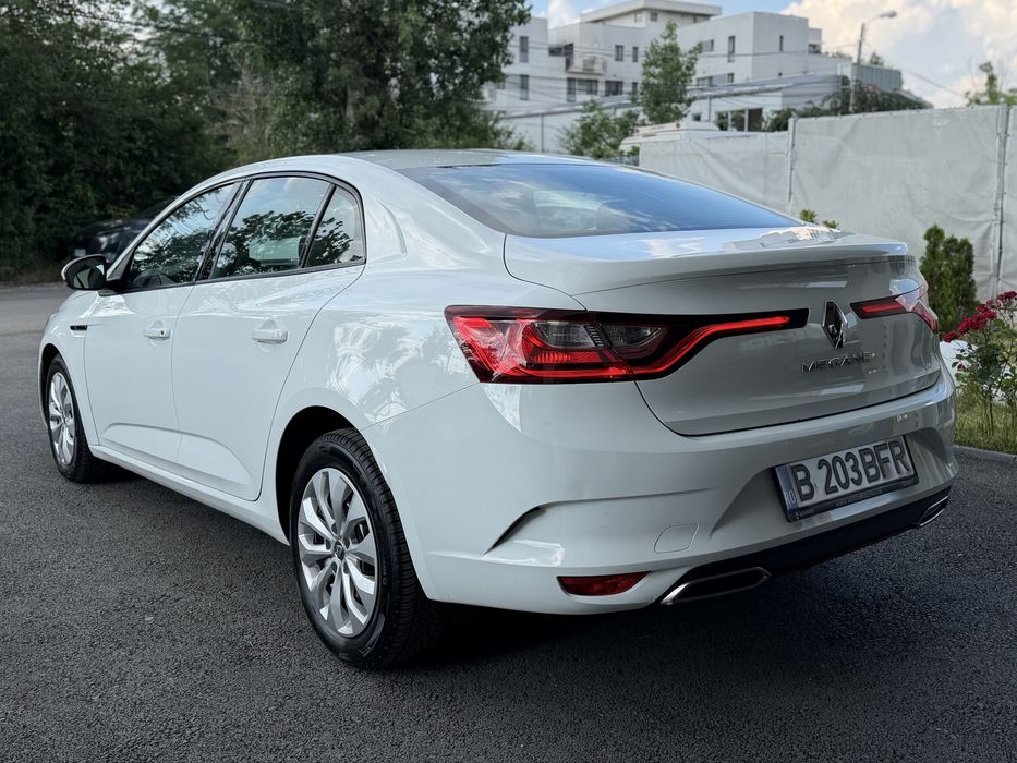 RENAULT Megane 2022 — imagine 4