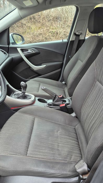 Opel Astra J 1.7 110 CP