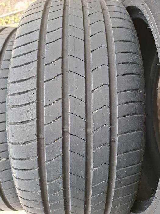 Продам шины 235/45/18 кумхо экстра
