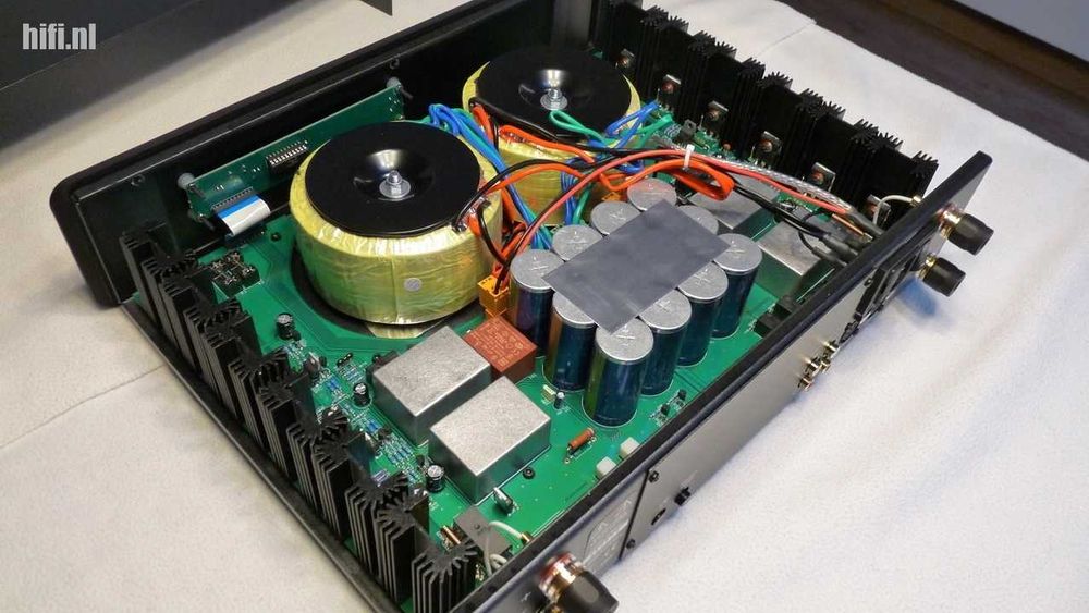 Крайно стъпало Atoll AM300 Signature