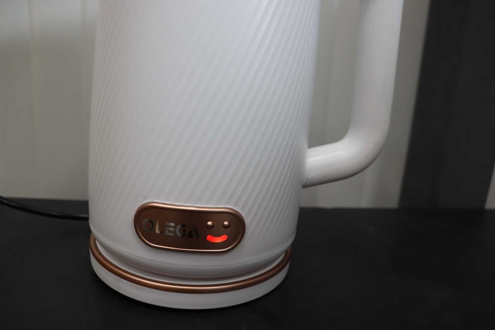 OLEGA Електрическа кана за вряща вода, 1500W 1,8L ПРОМОЦИЯ!