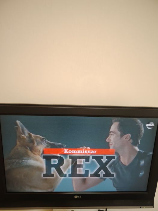 ТВ LG и тв масичка