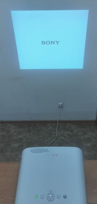 Продам проектор Sony VPL-es7