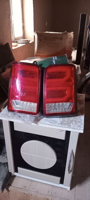 Niva oldi va orqa faralari sotiladi