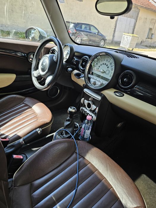 Продавам Мини Купър