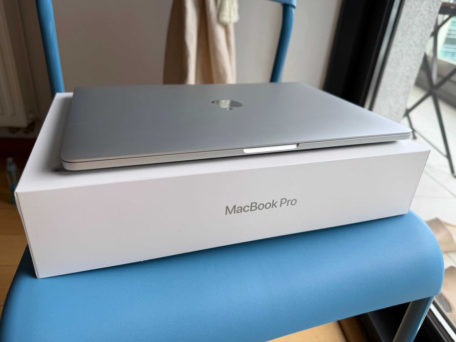 Macbook PRO Touchbar M1 8gb RAM 512gb SSD IMPECABIL 87% Baterie