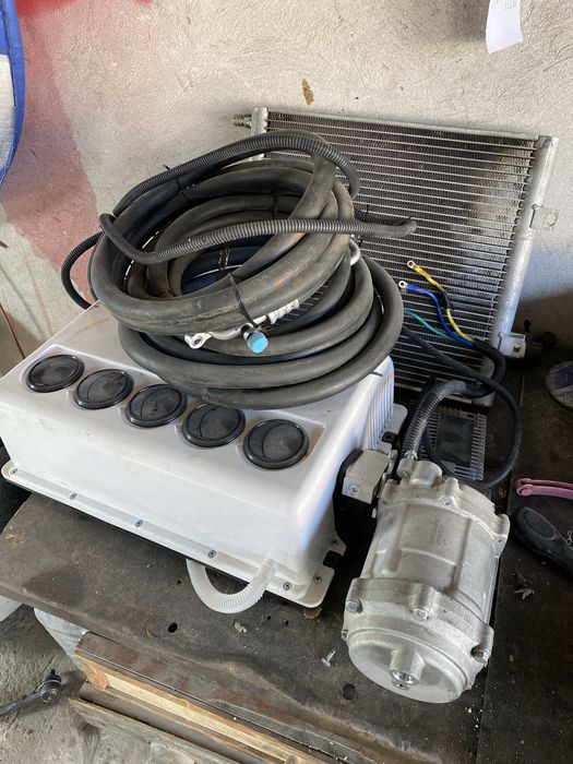 Продаю кодиционер для авто 12 вольт