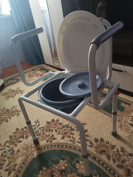 Продам кресло-туалет