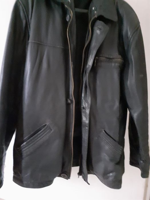 Scurta  din piele naturala,cu mesada detasabila