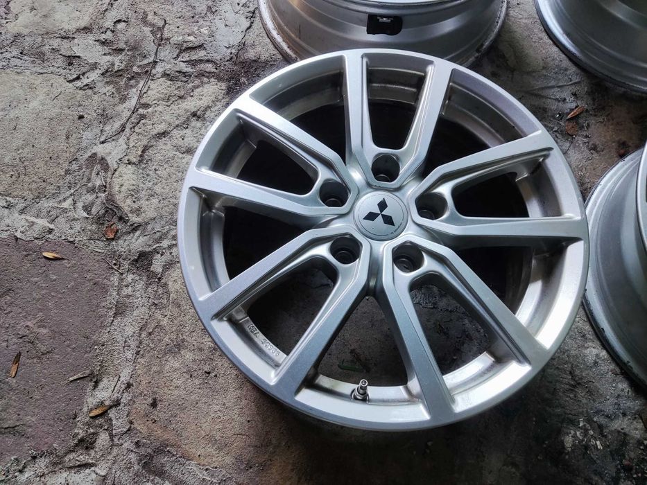Мицубиши 16 5x114,3 оригинални лети джанти 5х114,3 Mitsubishi .