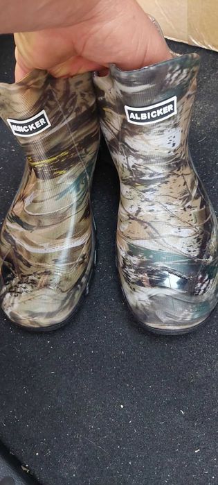 непромокаеми обувки за риболов