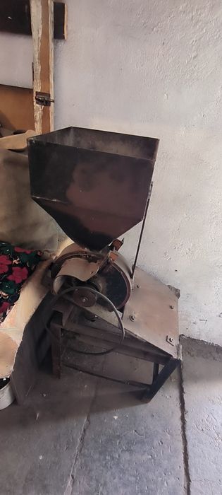Продам зерно дробилку