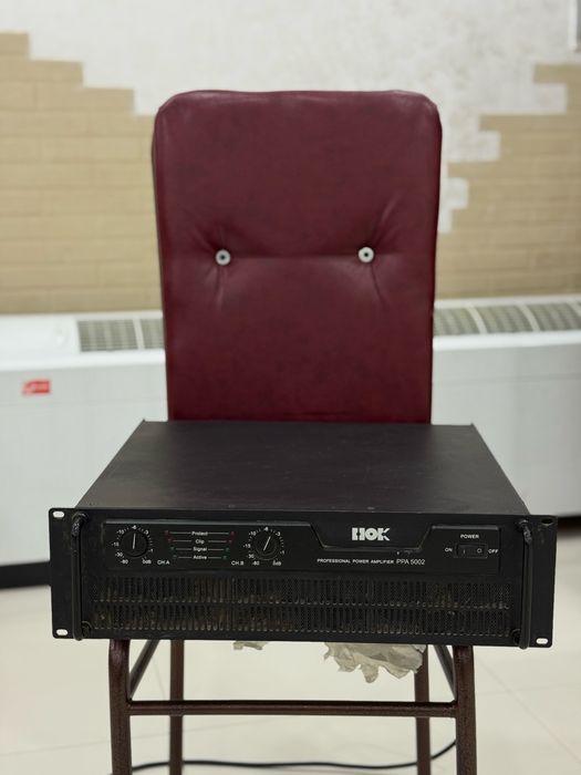 Продается профессиональный музыкальный усилитель.