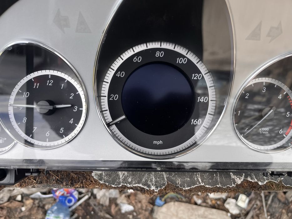 Километраж Мерцедес Е Клас W212 - Английски