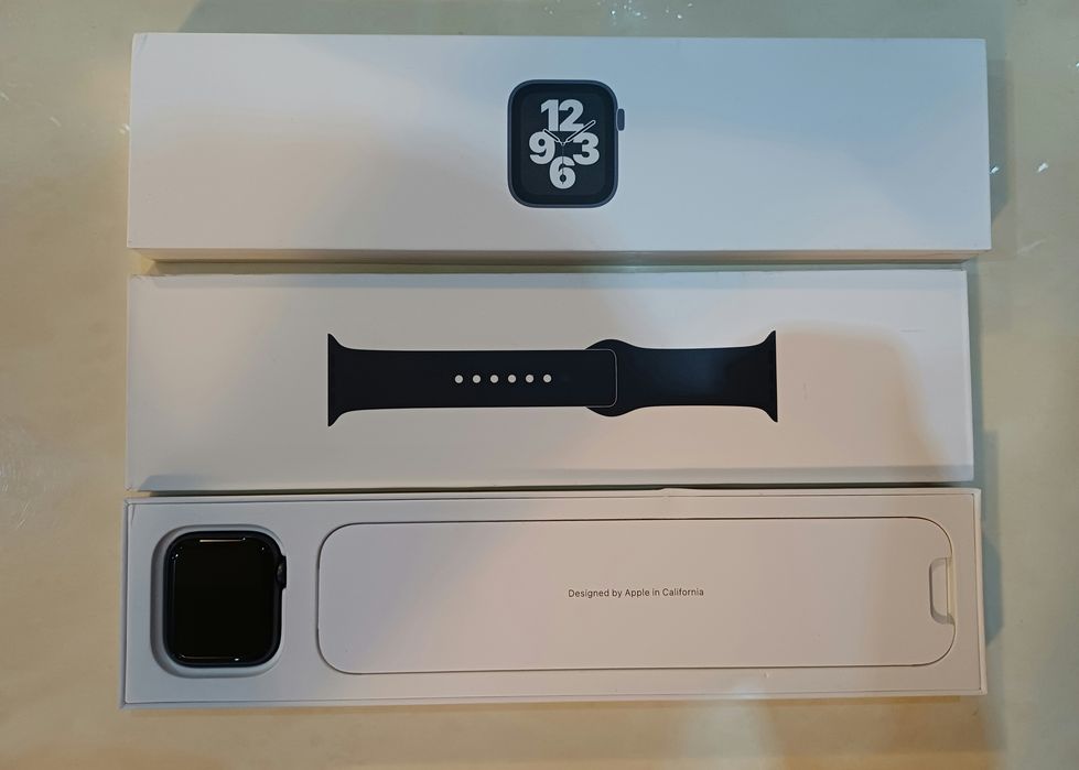 Продам Apple watch SE 2