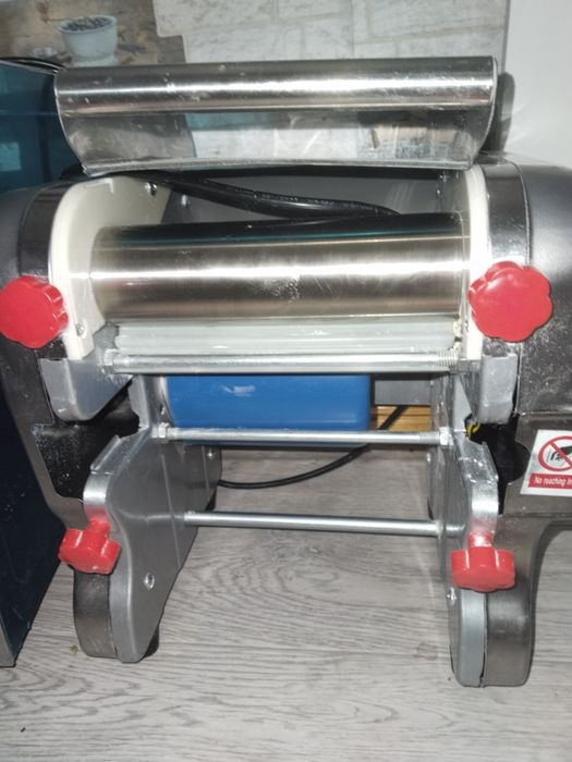 Тестораскаточная машина