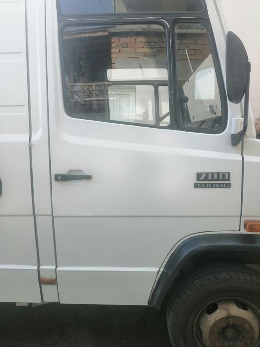 Продавам Микробус Мерцедес  711