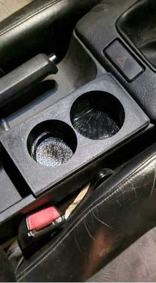 Поставка за чаши за BMW e36 e46 e30 e39 e90 е81 къпхолдър