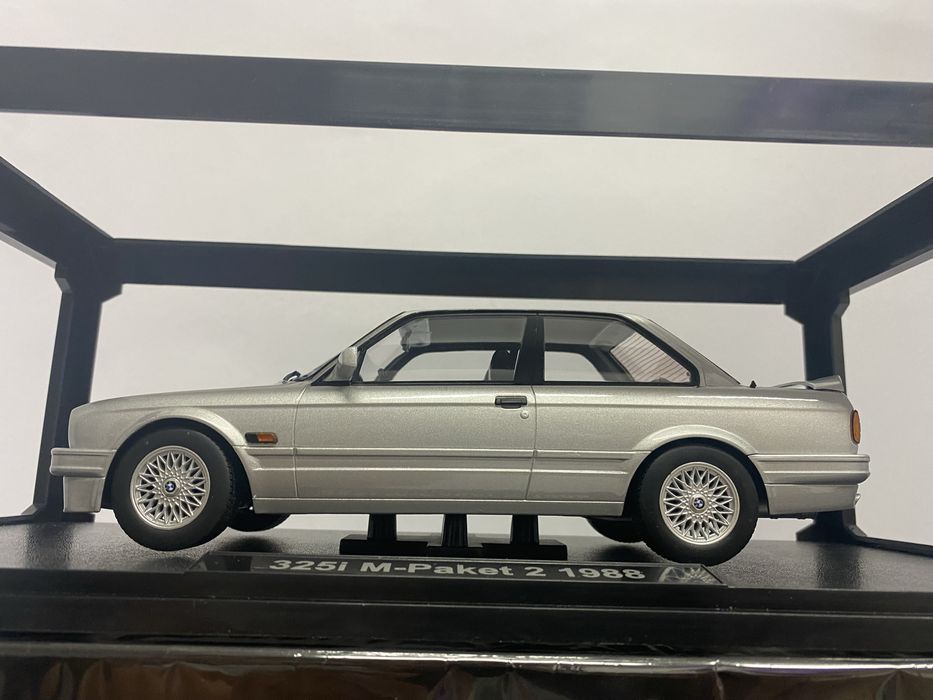 KK SCALE BMW 325i E30 M-Paket 2 an 1988 machetă auto scara 1:18 24 cm
