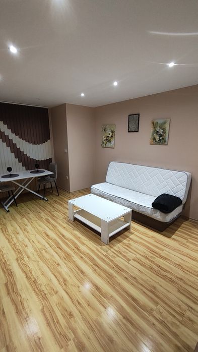 Апартамент под наем Лятно кино