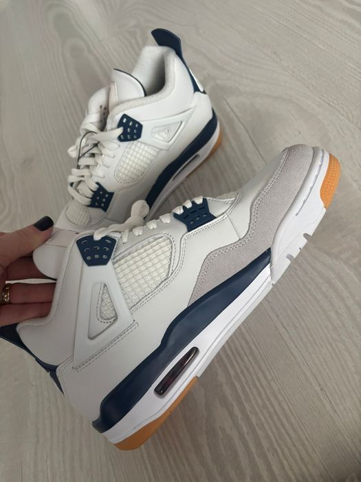 Vand  Nike SB x Air Jordan 4 Retro
