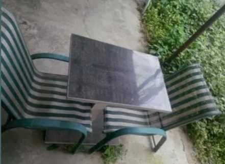 2 Scaune Scaun terasa din aluminiu verde foarte rezistente cu structura intacta, dar necesita repararea sau inlocuirea plasei de sezut care s-a rupt