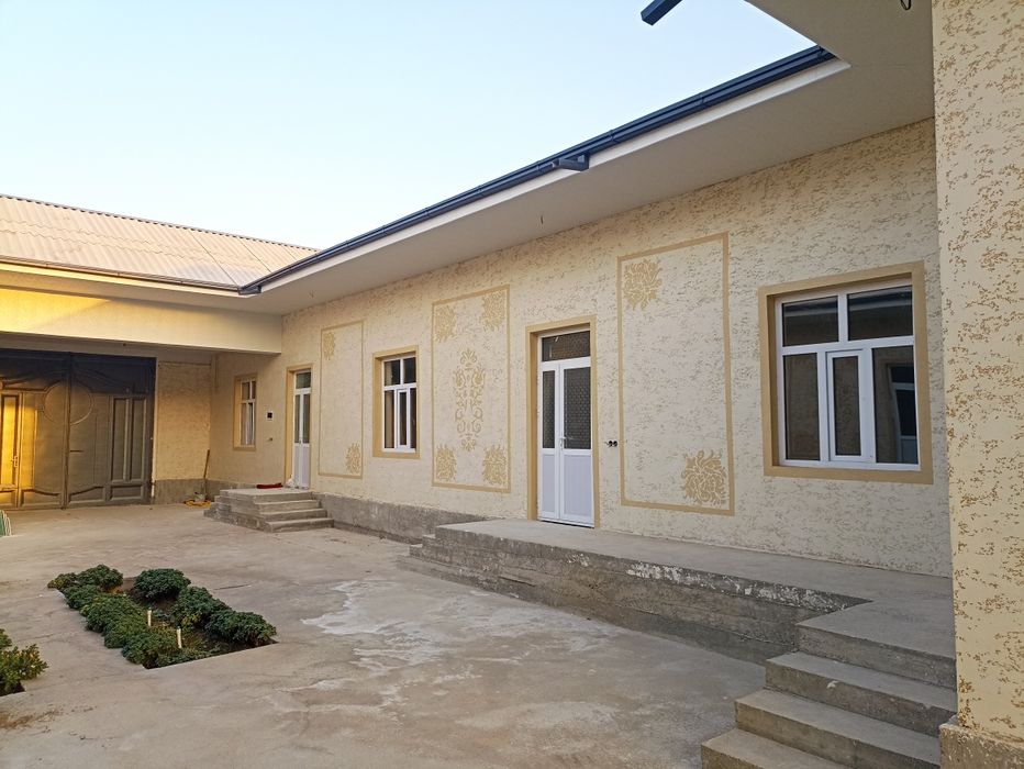 Янги ховли уй сотилади 4 сотих фаргона Аввал йули ок тепада