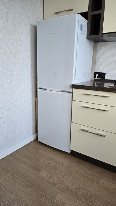 Продам холодильник Атлант