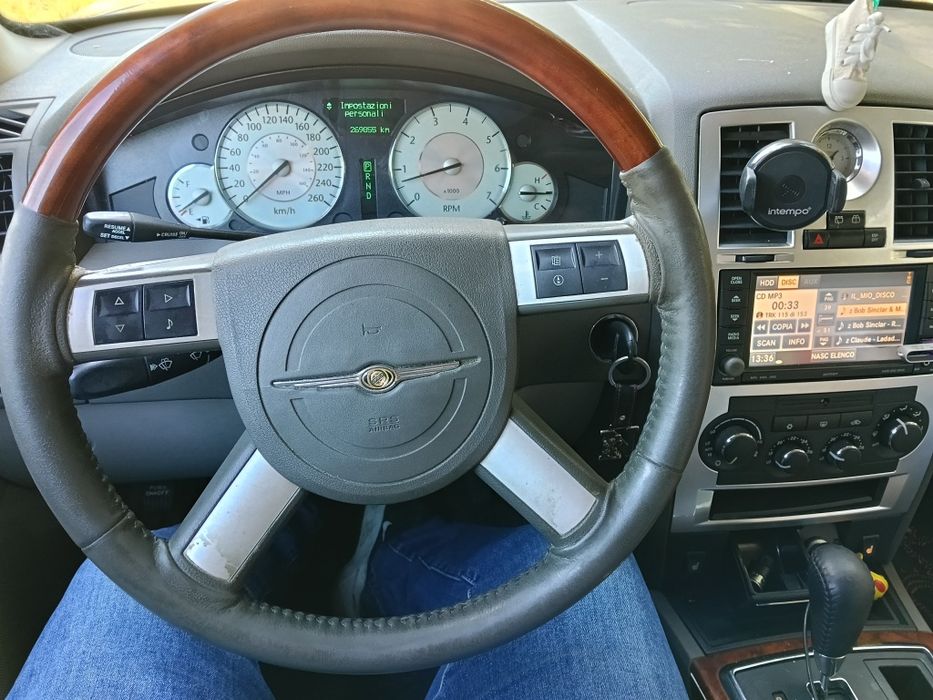 Vând Chrysler 300c 3.0crd 218cp
