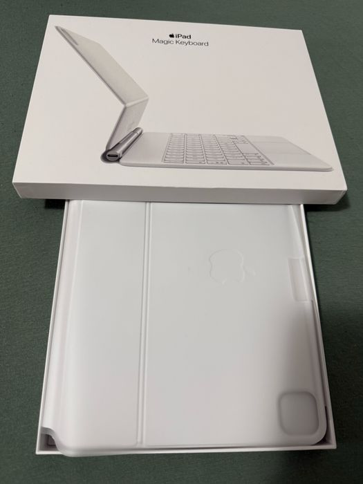 Apple Magic Keyboard for iPad 11-Inch