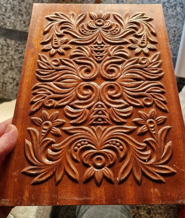 Ръчна дърворезба пано декорация