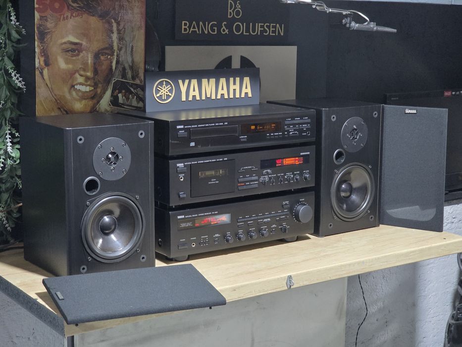 Linie audio YAMAHA ,receiver RX-350,deck kx-330, cd player cdx-450e, boxe ns-g30, sistem hifi retro black
