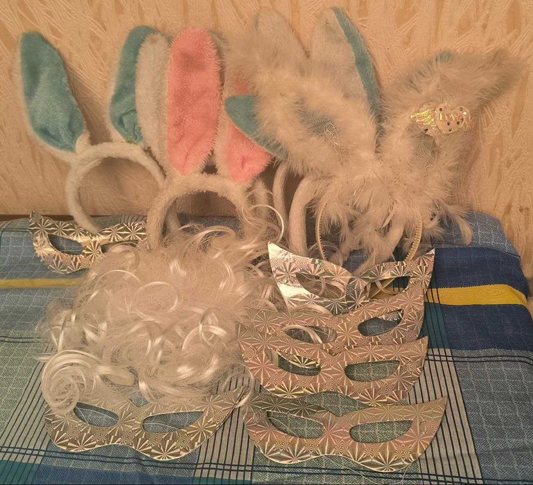 Костюмы и маски праздничные на Новый год