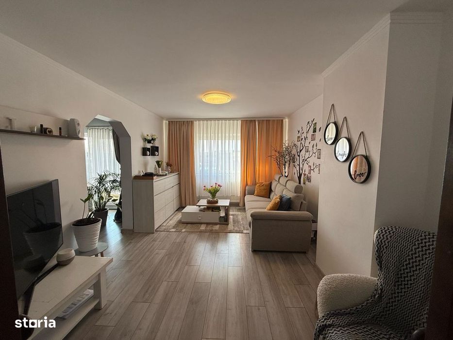 Apartament cu 4 camere, 87 mp, et. 3 , Bulevardul Lucian Blaga